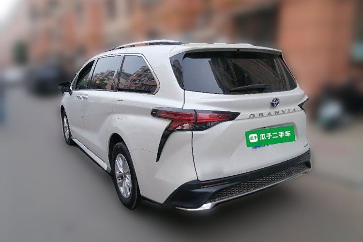 Used Toyota Granvia 2023 2.5L Hybrid Comfort Edition
