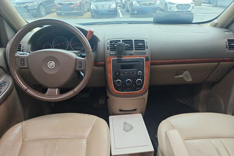 Used Buick GL8 2011 2.4L LT Executive Edition
