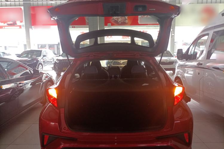 Used Toyota C-HR 2018 2.0L Leading with Sunroof China VI Standard