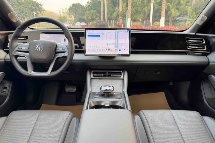 Used BYD Qin L 2025 DM-i Smart Drive 120KM Superior Model Interior 10