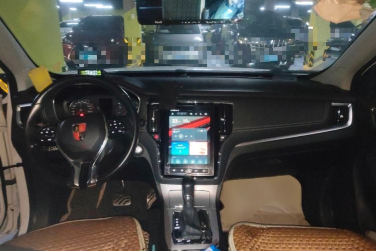 Used Roewe RX5 2016 20T Two-Wheel Drive Automatic Internet Smart Edition
