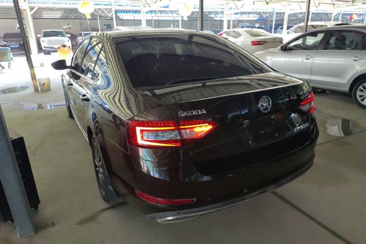 Used Skoda Octavia 2018 1.6L Automatic Luxury Edition