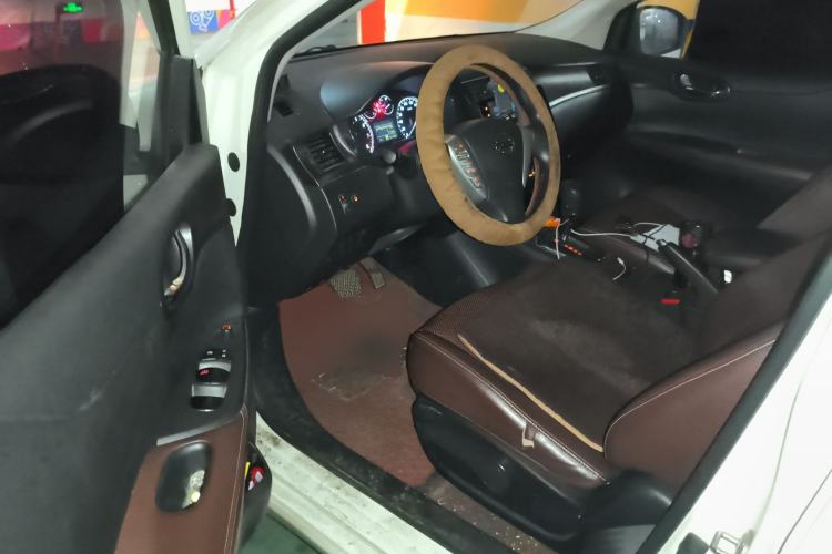 Used Nissan Tiida 2014 1.6L CVT Cool Cafe Edition Driver Seat