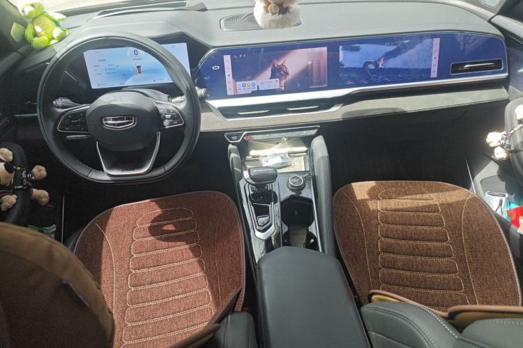 Used Geely Auto Monjaro L 2024 2.0TD High-Power Automatic Two-Wheel Drive Skyline Edition Center Console