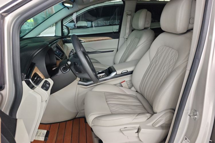 Used Buick GL8 2017 ES 28T Comfort Model China V Standard