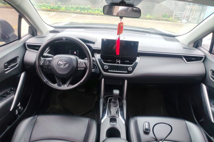 Used Toyota Corolla Cross 2023 2.0L Elite Edition Center Console