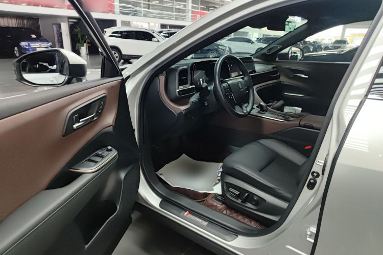 Used Toyota Crown 2023 2.5L SportCross HEV Two-Wheel Drive Prestige Edition
