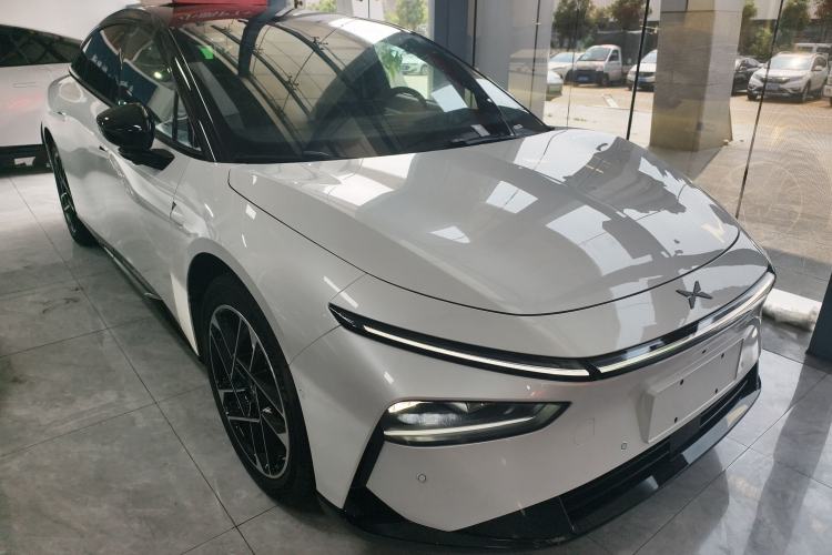 Used XPeng P7+ 2024 Long-Range Max Front Right 45 Deg