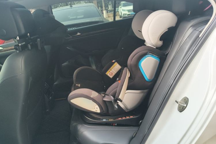 Used Volkswagen Magotan 2017 330TSI DSG Luxury Model Left Rear Seat