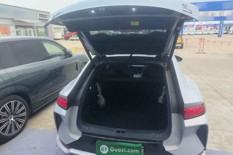 Used BYD Song L EV 2025 Intelligent Driving Version 662 km LiDAR Excellence Edition
