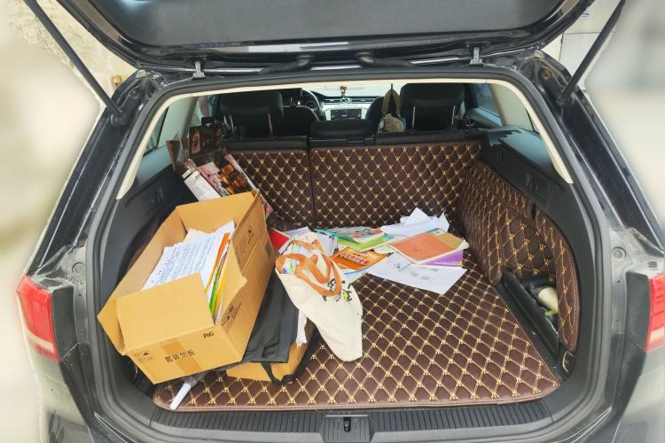 Used Volkswagen Variant 2017 380TSI Two-Wheel Drive Comfort Edition Trunk