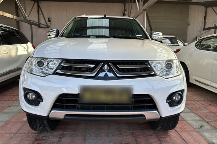 Used Mitsubishi Pajero Sport 2013 3.0L Automatic 4x4 Flagship Edition
