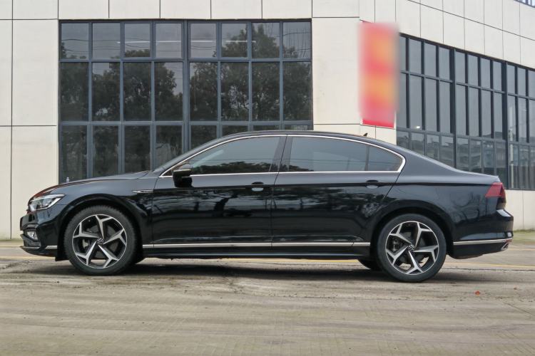 Used Volkswagen Magotan 2023 2 Million Units Commemorative Edition 330TSI DSG Luxury Version Exterior 2