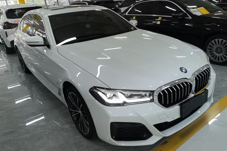 Used BMW 5 Series 2023 530Li Leading Model M Sport Package Front Right 45 Deg