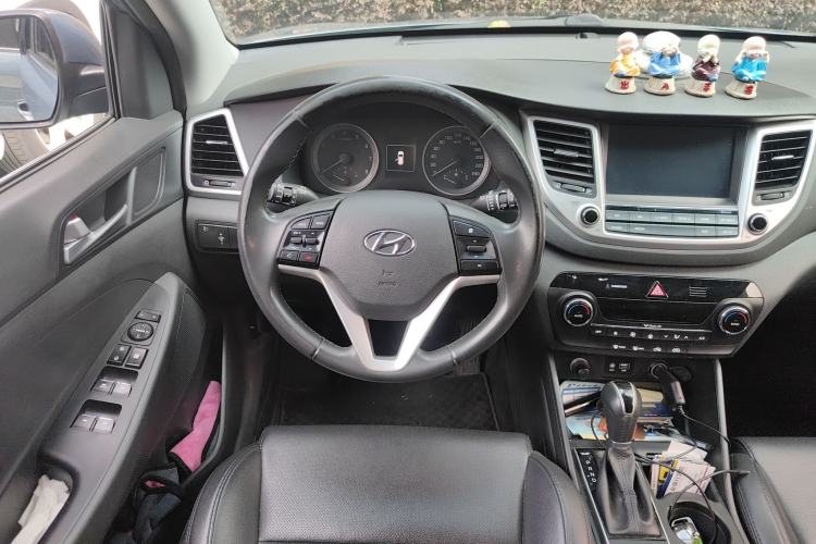 Used Hyundai Tucson 2015 1.6T Dual-Clutch Two-Wheel-Drive Smart Model Steering Wheel