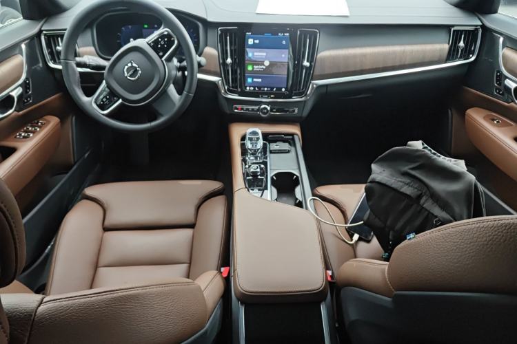 Used Volvo S90 2025 B5 Zhiyuan Luxury Edition Center Console