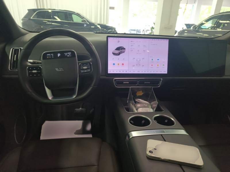 Used Li Auto L8 2023 Pro Model — 9