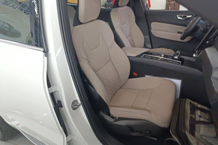 Used Volvo XC60 2026 B5 4x4 Smart Luxury Edition