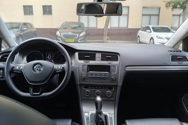 Used Volkswagen Golf 2015 1.4TSI Automatic Luxury Model