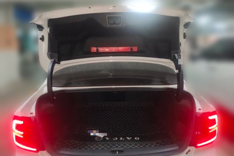 Used Volvo S60 2024 B4 Zhiyi Luxury Edition