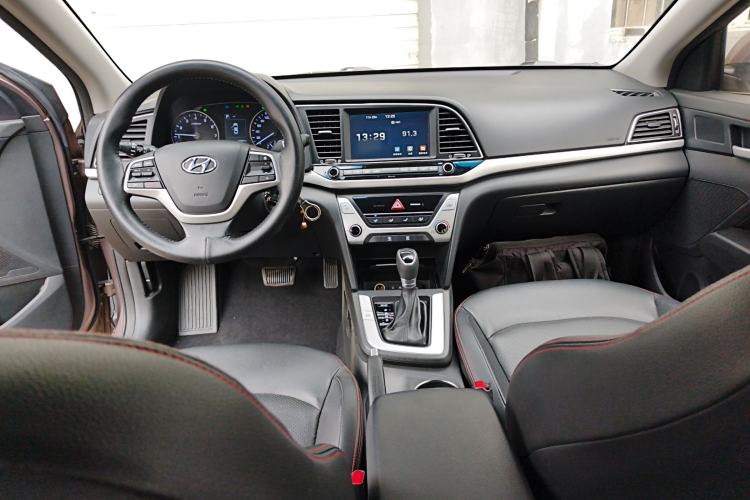 Used Hyundai Elantra (6th Generation / Lingdong) 2016 1.6L Automatic ZhiXuan – Elite Version Center Console