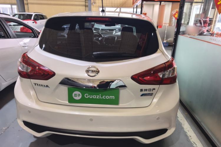 Used Nissan Tiida 2016 1.6L CVT Cool Dynamic Edition Exterior 5