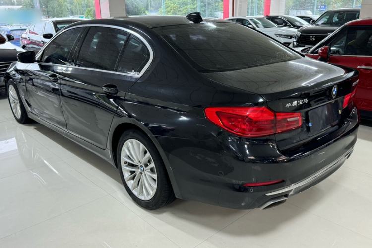 Used BMW 5 Series 2019 Facelifted 525Li Luxury Package Exterior 10