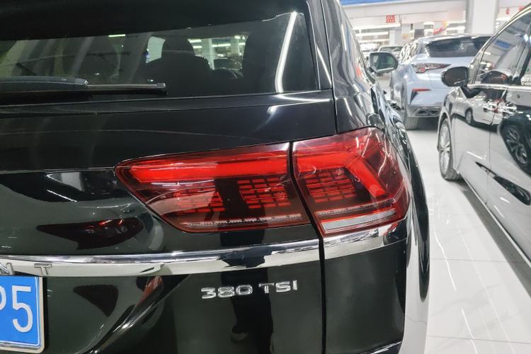 Used Volkswagen Teramont X 2020 Facelift 380TSI Four-Wheel Drive Luxury Edition Right Rear Taillight