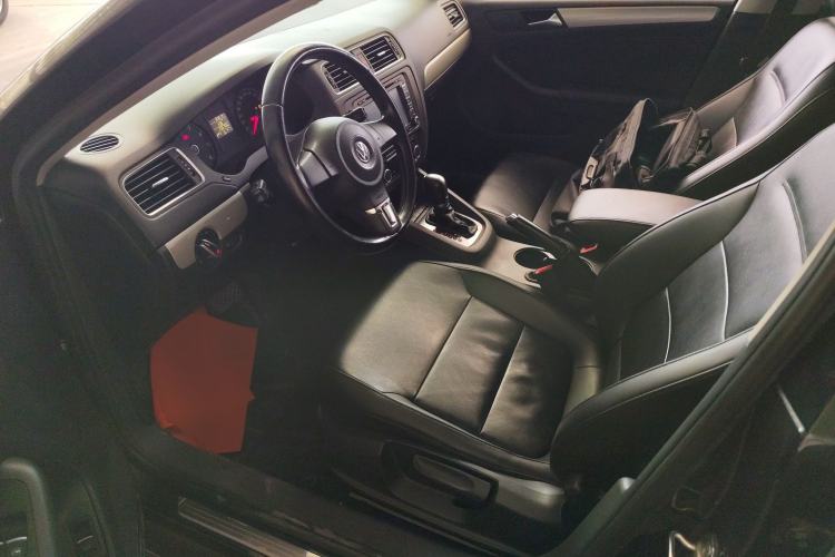 Used Volkswagen Sagitar 2014 Revised Version 1.6L Automatic Comfort Edition Driver Seat