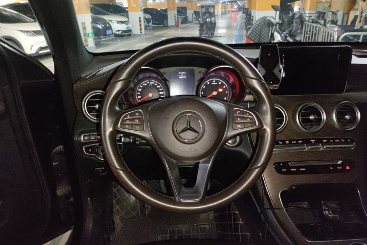 Used Mercedes-Benz GLC 2019 GLC 300 L 4MATIC Dynamic Model Steering Wheel