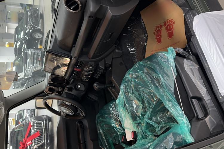 Used Suzuki Jimny 2015 1.3 AT Mode3 Navigation Edition Interior 1