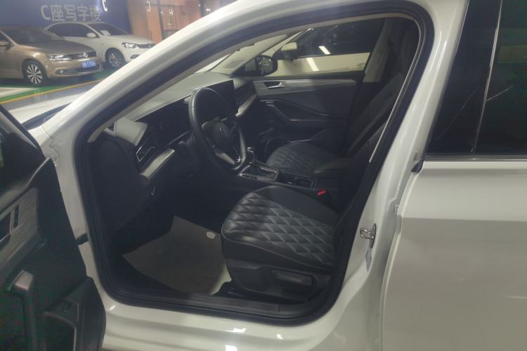 Used Volkswagen Sagitar 2023 300TSI DSG Excellence Edition Left Front Seat