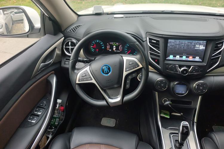 Used BYD Song New Energy 2017 Song DM 1.5TID All-Wheel Drive Luxury Model Steering Wheel