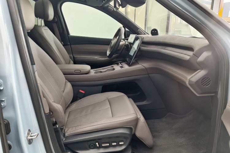 Used Nio ES7 2022 75 kWh Right Front Seat