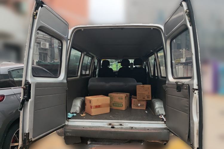 Used Ford Classic Transit 2013 2.8T Diesel Logistics Model with Short Wheelbase and Mid-Roof JX493ZLQ4 Trunk