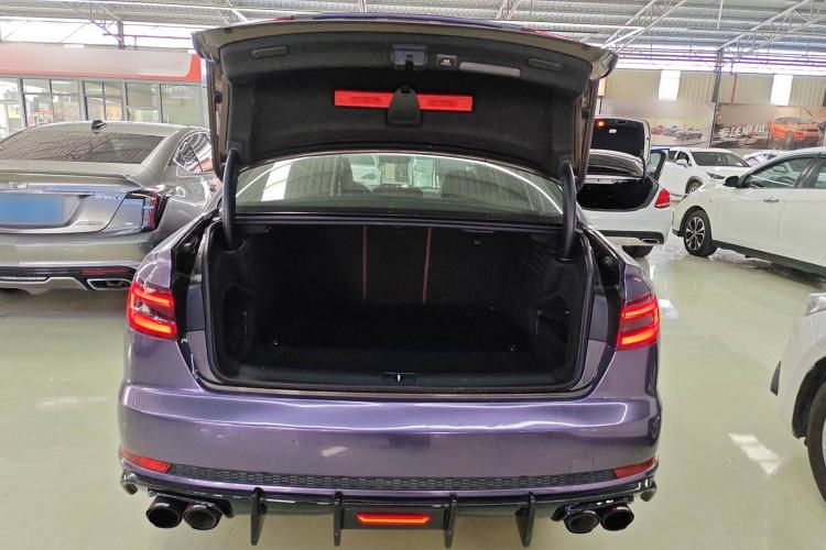 Used Audi A4L 2018 30th Anniversary Edition 40 TFSI Fashion Model
