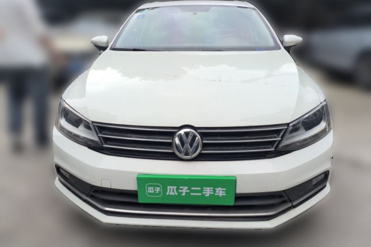 Used Volkswagen Sagitar 2015 230TSI Manual Comfort Version
