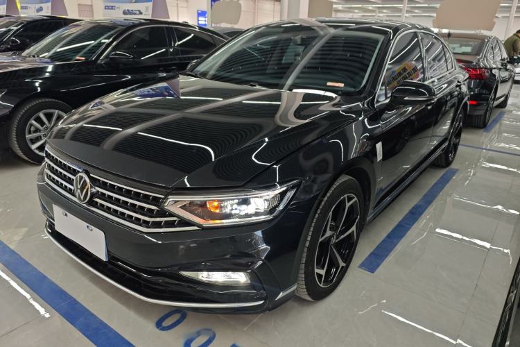 Used Volkswagen Magotan 2023 2 Million Units Limited Edition 330TSI DSG Leading Version