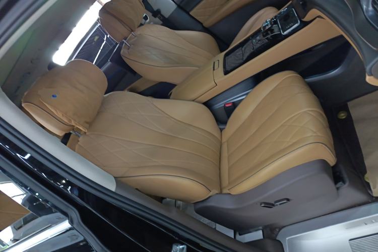 Used Denza D9 2022 DM-i 970 Four-Wheel Drive Flagship Model Right Front Seat