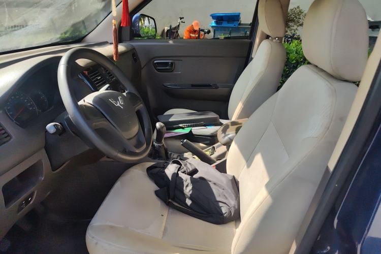 Used Wuling Rongguang V 2016 1.5L Standard Version