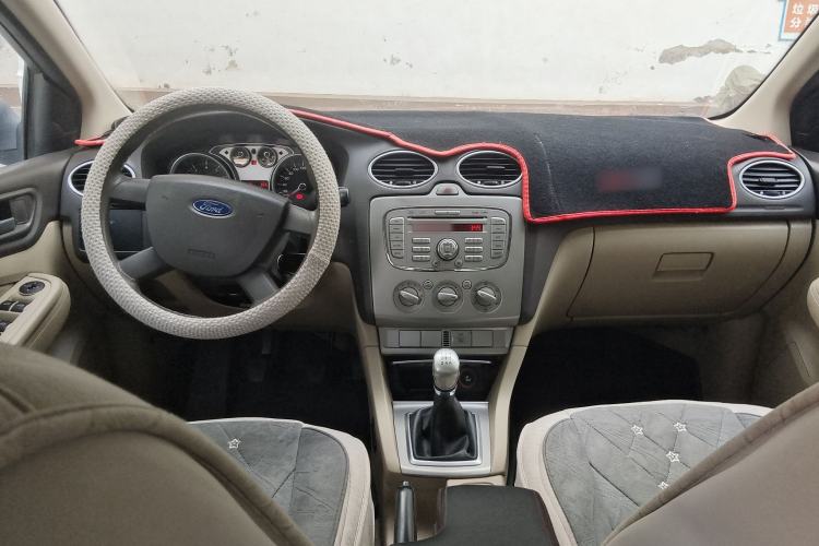 Used Ford Focus 2013 Sedan Classic 1.8L Manual Base Model