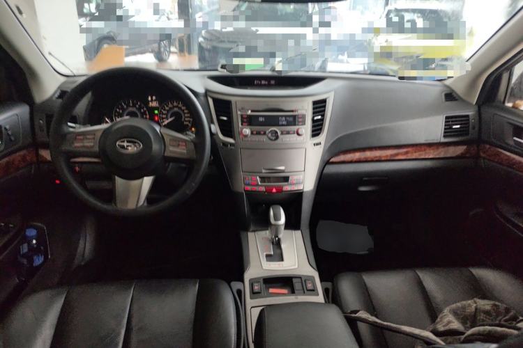 Used Subaru Outback 2010 2.5i Luxury Edition Center Console