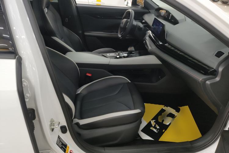 Used CHANGAN UNI-V 2023 1.5T Premium Model