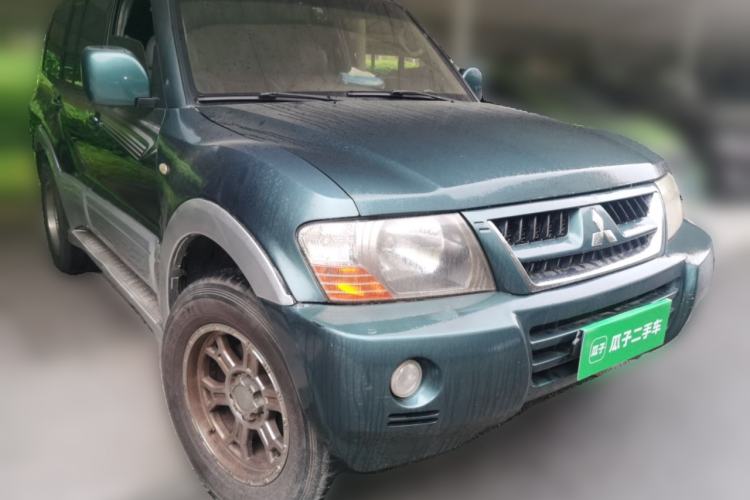 Used Mitsubishi Pajero 2011 V73 3.0L MT GL Front Right 45 Deg