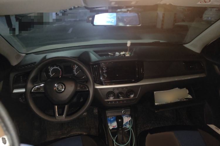 Used Skoda Kamiq 2018 1.5L Automatic Standard Edition China VI Center Console