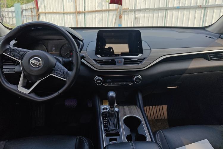 Used Nissan Teana 2021 2.0L XL Comfort Edition Center Console