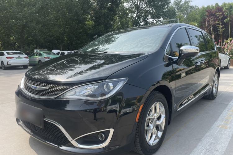 Used Chrysler Grand Voyager 2017 3.6L Premium Edition