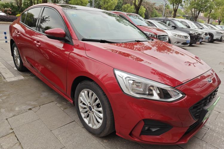 Used Ford Focus 2020 Sedan EcoBoost 180 Automatic Trend Edition Front Right 45 Deg