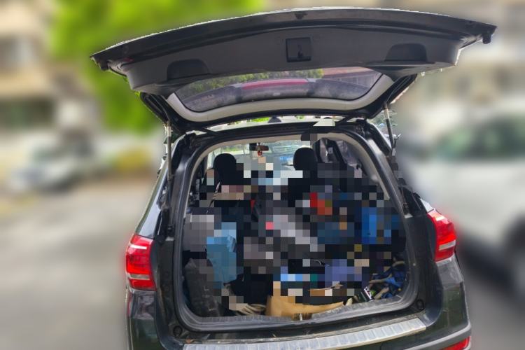 Used Haval H6 2015 Revised Version Sport Edition 1.5T Manual Transmission Two-Wheel Drive Elite Grade Trunk