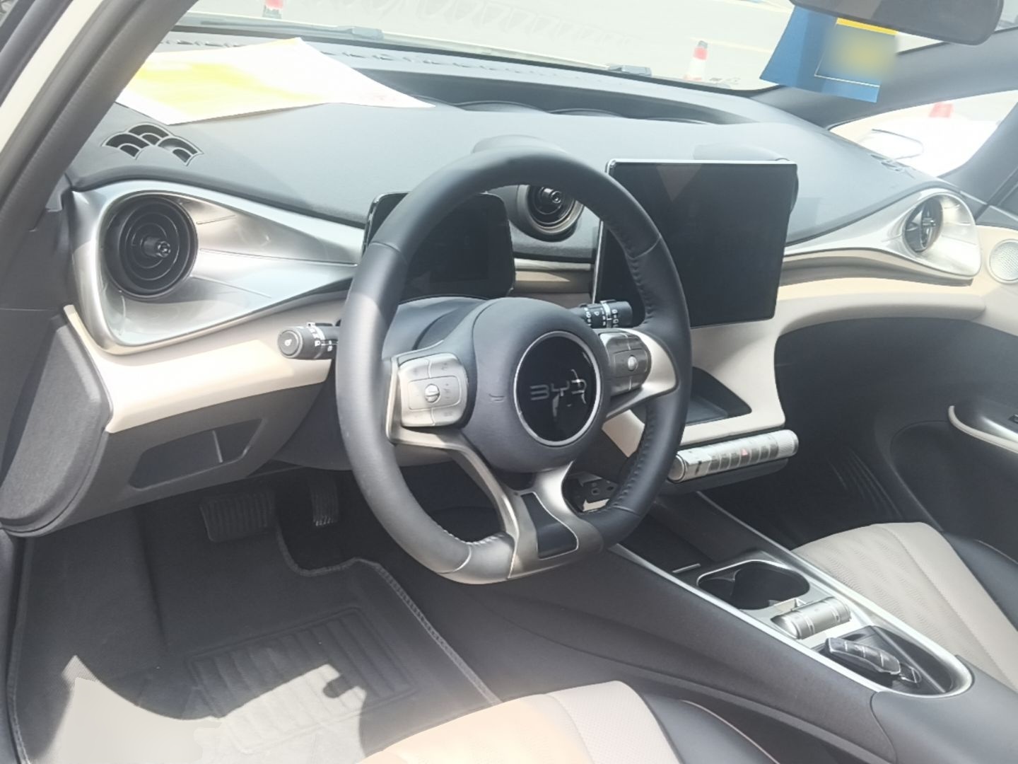 BYD Dolphin 2024 Honor Edition 420km Freedom Version — снимка 12